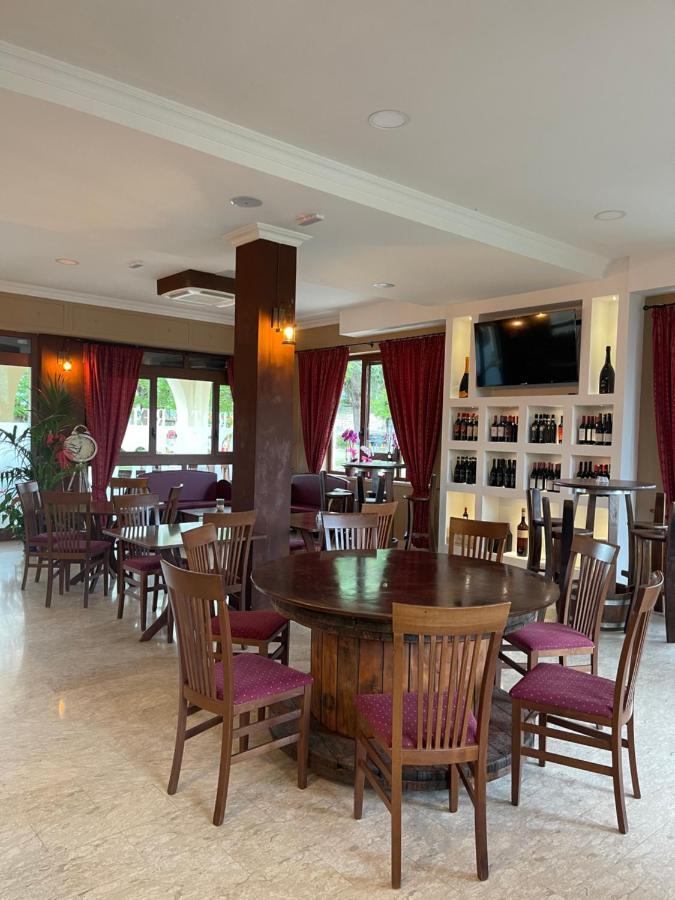 Divino Bistrot E Relais 호텔 Lenola 외부 사진
